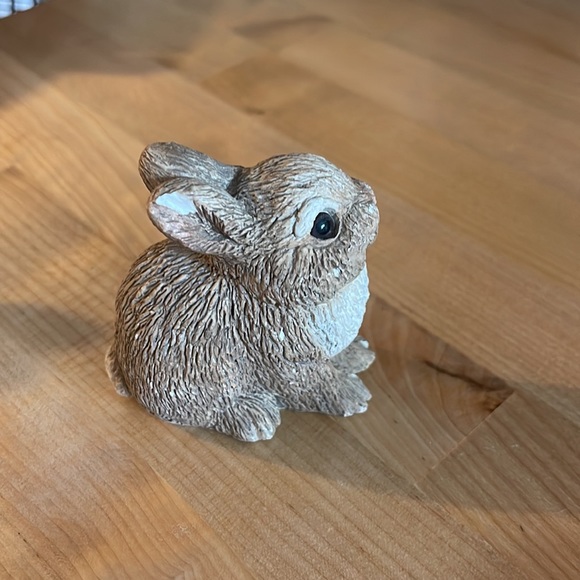 United designs classic critters bunny figurine - Picture 5 of 5